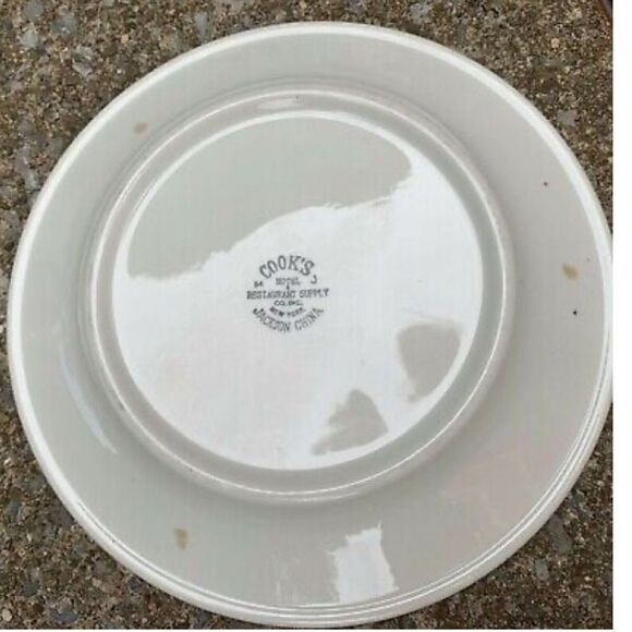 Jackson China Cook’s Hotel and Restaurant Supply 9” Dinner Plate - Picture 2 of 3